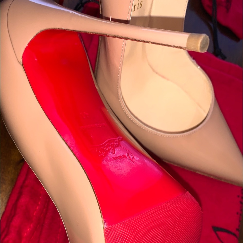 Used in Great Condition Christian Louboutin‘s So Kate Patent Nude Size 41 - Picture 3 of 14